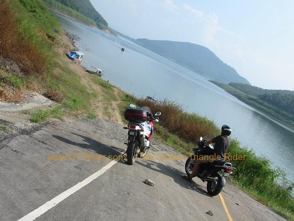 The road ends at the dam. The road ends at the dam.
