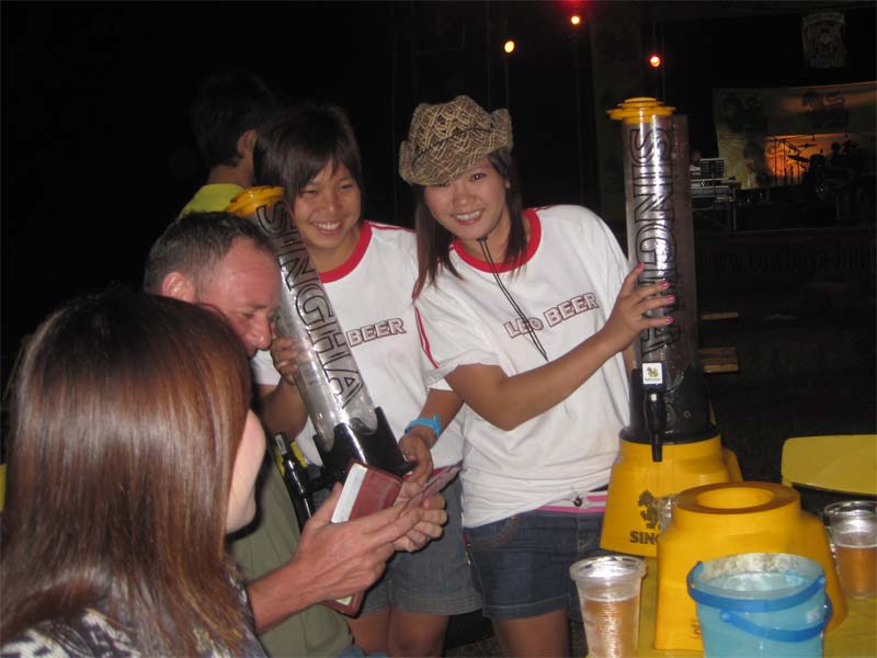 011510NanLeoGirlsSm.jpg