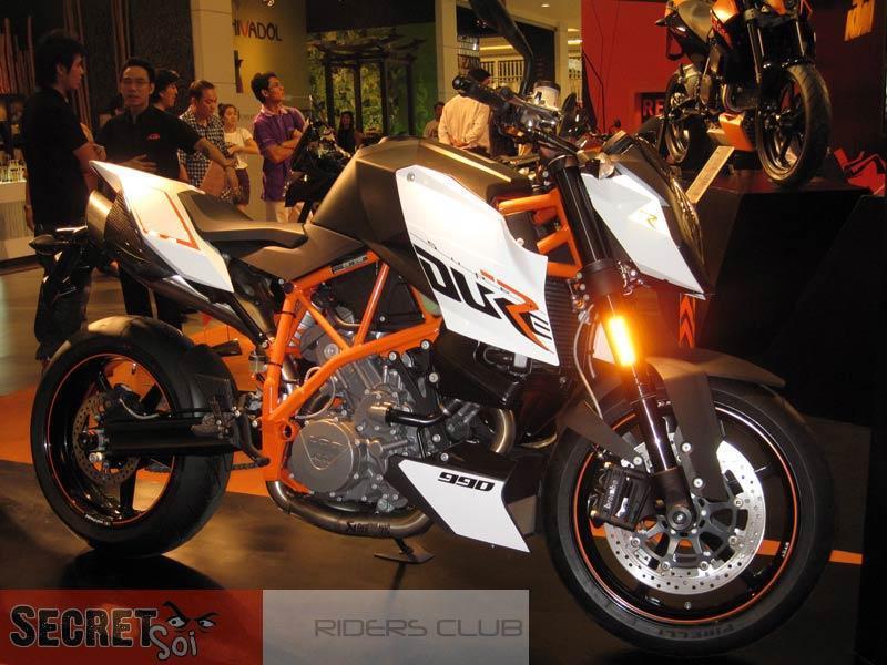 012810KTM990SuperDukeSm.jpg