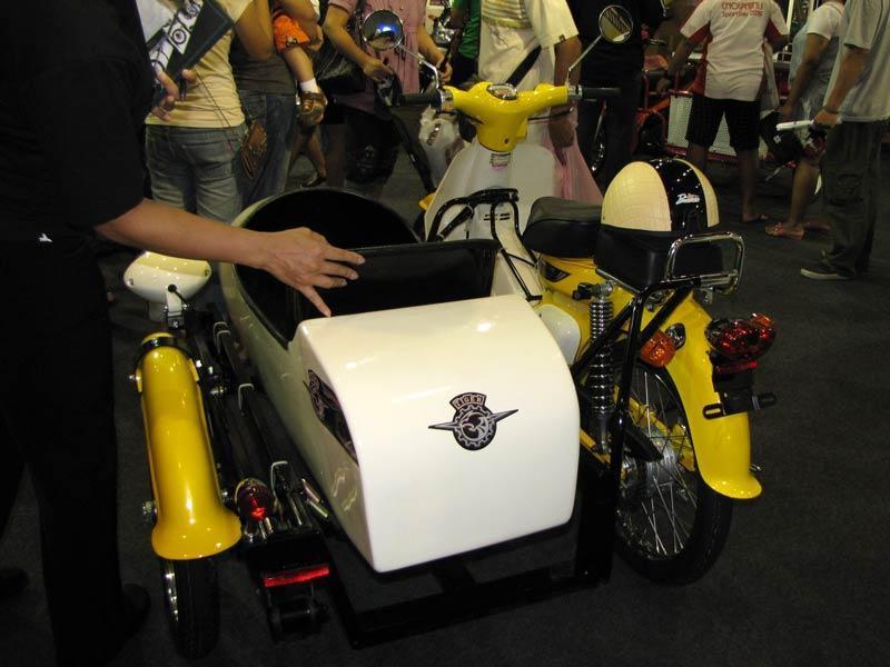 040410RetroSideCarBk.jpg