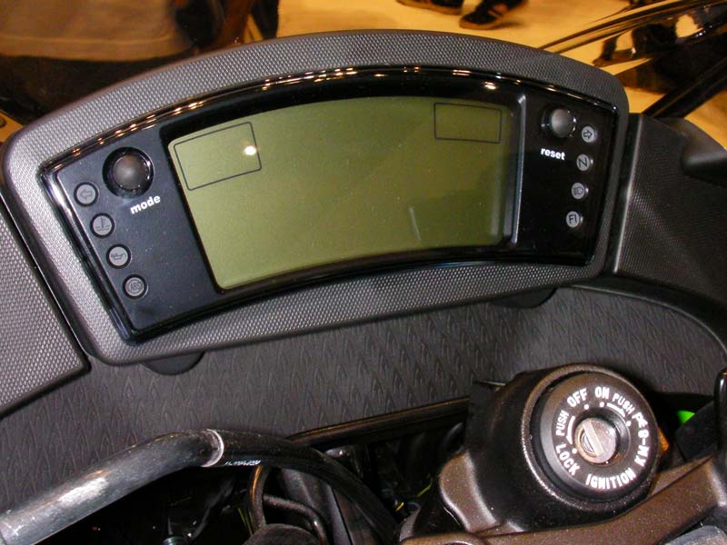 040509ER6fDash1.jpg