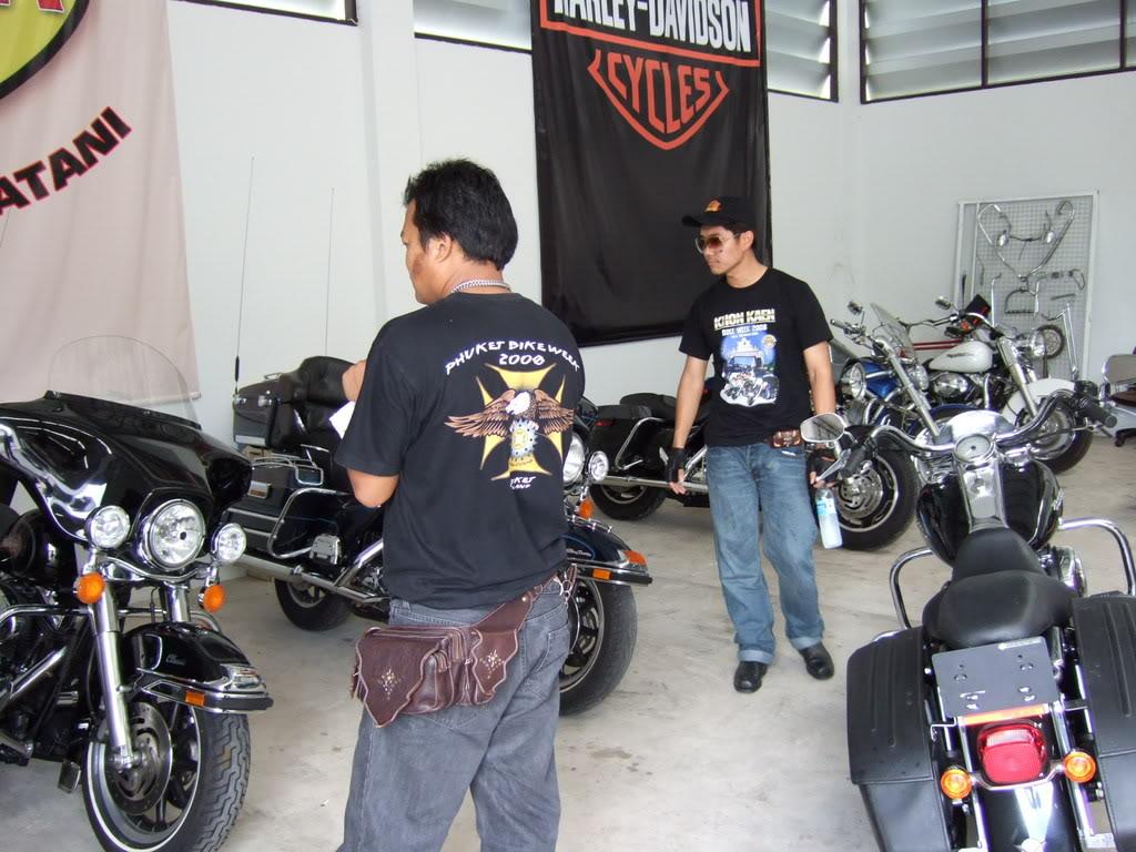 04harleysforsale2.jpg