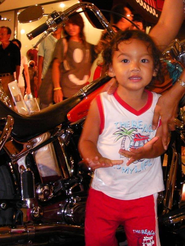 050309ChopperBaby3Zm.jpg