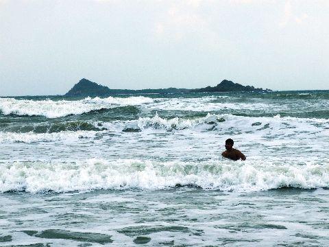 051%20Nilaveli%20Beach.jpg