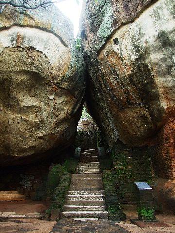 063%20Sigiriya%20Rock.jpg