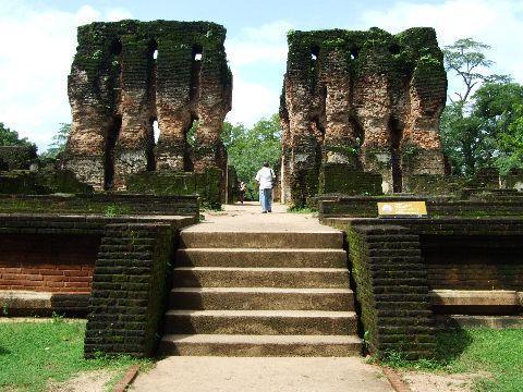 070%20Polonnaruwa%20Royal%20Palace.jpg
