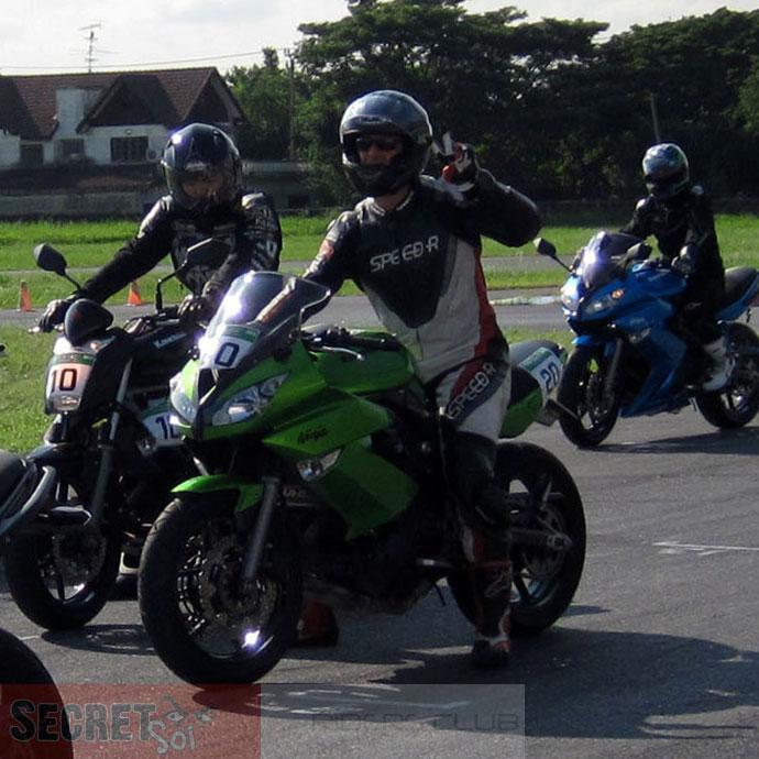 071010ER6RaceWarmUpZmSSR.jpg