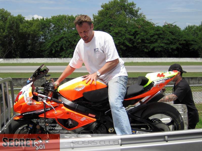 080810CrashedGixxerSSR.jpg