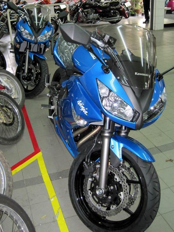 0811Ninja650RBlu2.jpg
