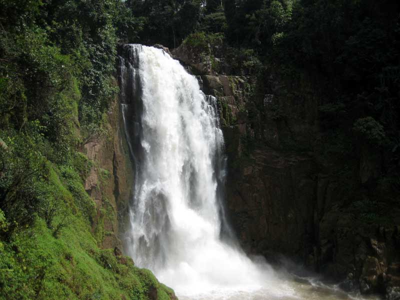 0830HaewNarokFalls1Sm.jpg