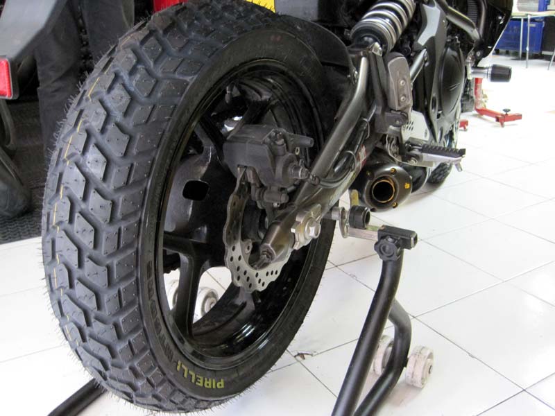 0922PirelliMT60ER6BkSm.jpg