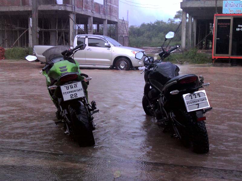 092709ChaiyaphumFlood1Sm.jpg