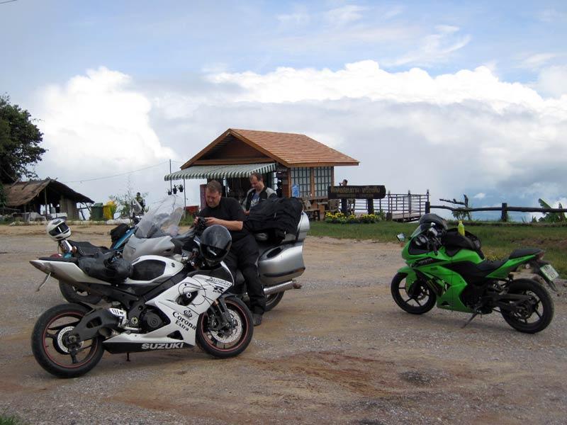 102010Rt2331Bikes2Sm.jpg