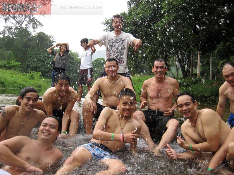 110610ChillingAtPalau1SSR.jpg