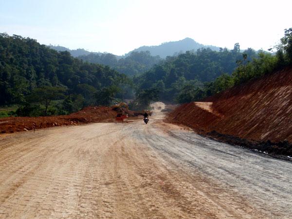 1122DirtRoad1Sm.jpg