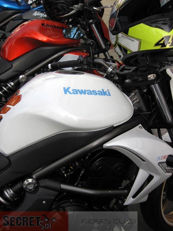 112710CustomWhiteER6nSSR.jpg