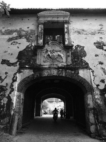 120%20Galle%20Fort%20Old%20Gate.jpg