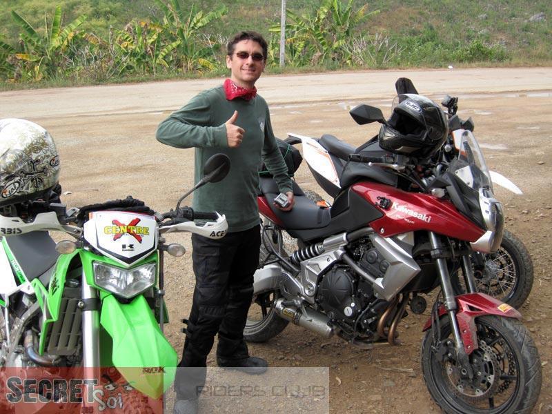 121010LaoCrossingMeSSR.jpg