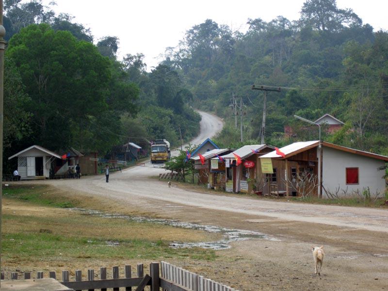 121010ThaiLaoBorderSSR.jpg