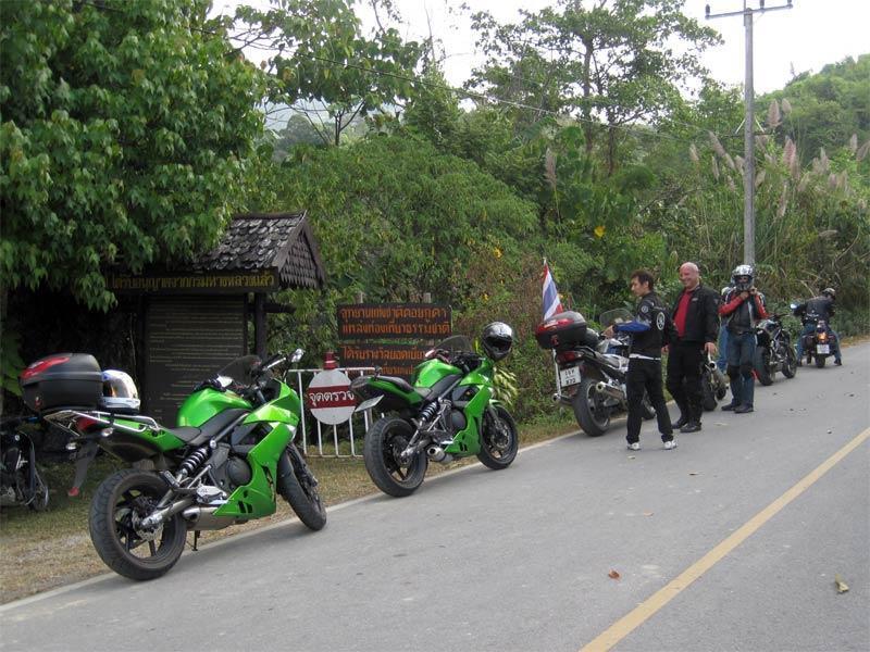122909DoiPhuKaBikesSm.jpg