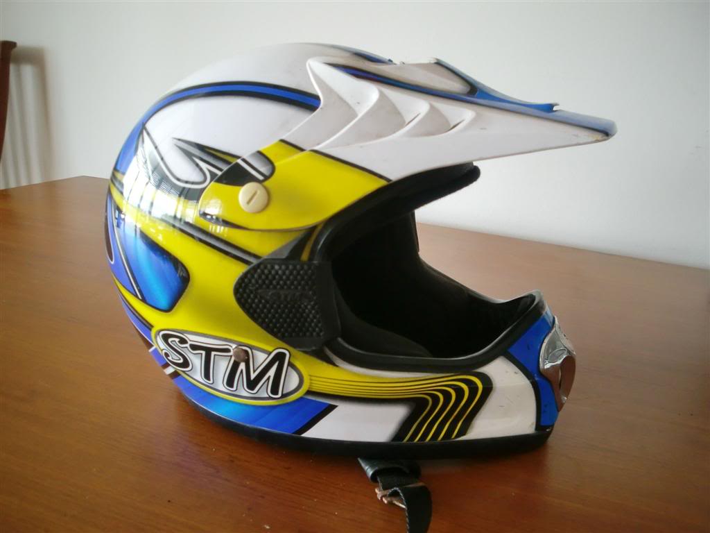 14STMHelmet_1Large.jpg