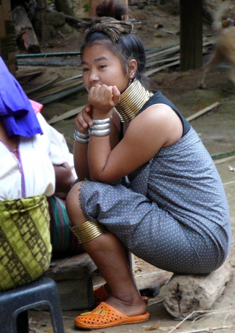 2009-03-24 17.17 Longneck Woman.jpg