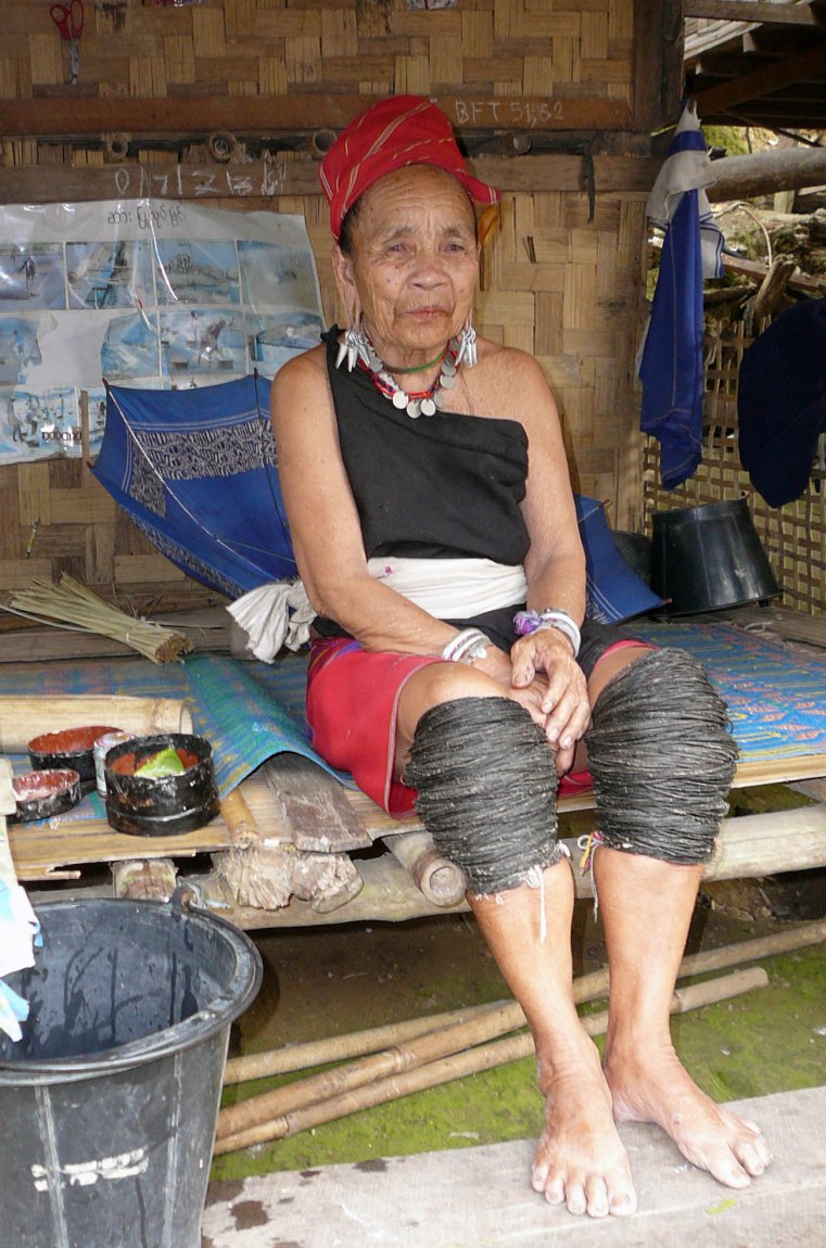 2009-03-24 17.33 Woman Chewing Betel.jpg