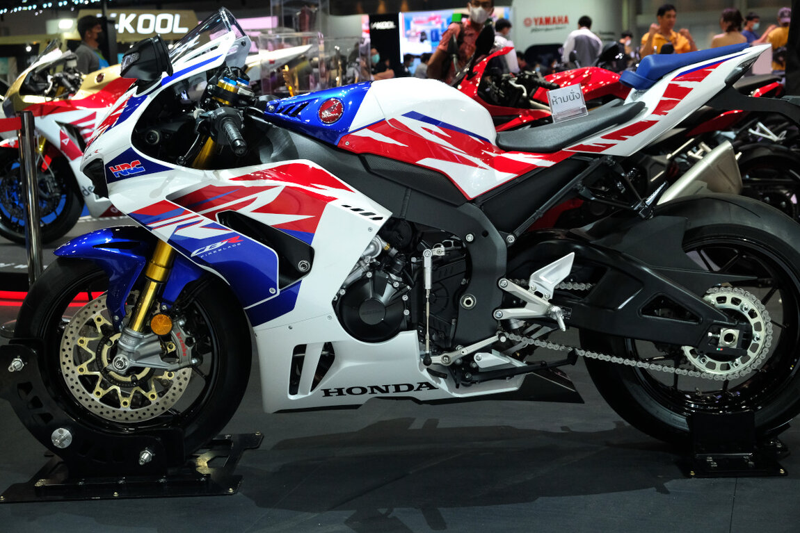 2023-Honda-CBR1000RR-R-SP-Fireblade-Anniversary.jpg