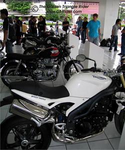 207573926-S.jpg