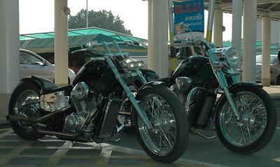 242351311-S.jpg