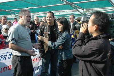 242354269-S.jpg