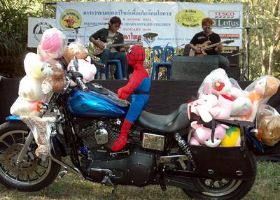 242360034-S.jpg