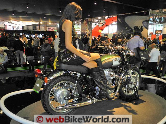 266005=1659-kawasaki-w800-rear.jpg