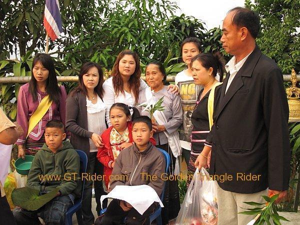 266966=2431-poi-sang-long-thoed-thai-2011_001.jpg