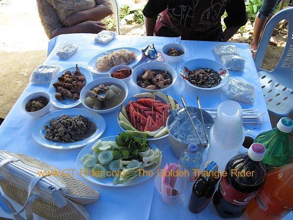 266986=2470-poi-sang-long-thoed-thai-2011_047.jpg