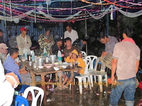 266986=2471-poi-sang-long-thoed-thai-2011_037.jpg