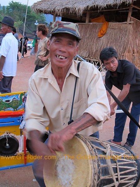266992=2481-poi-sang-long-thoed-thai-2011_066.jpg