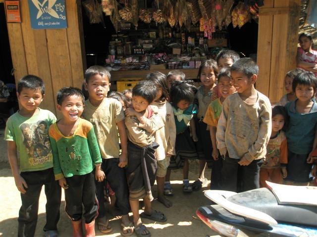 268056=3413-060%20between%20pa%20xeng%20and%20vieng%20kham.jpg