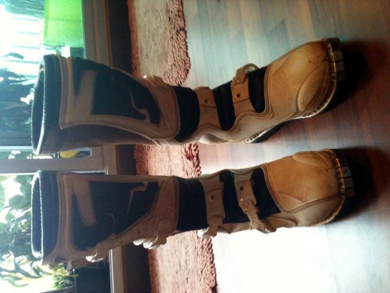 268061=3435-bike%20boots.jpg