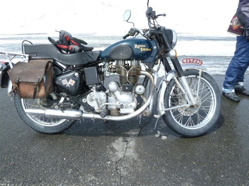 270342=4666-016%20-%20note%20the%20ice%20hanging%20off%20the%20bike.jpg