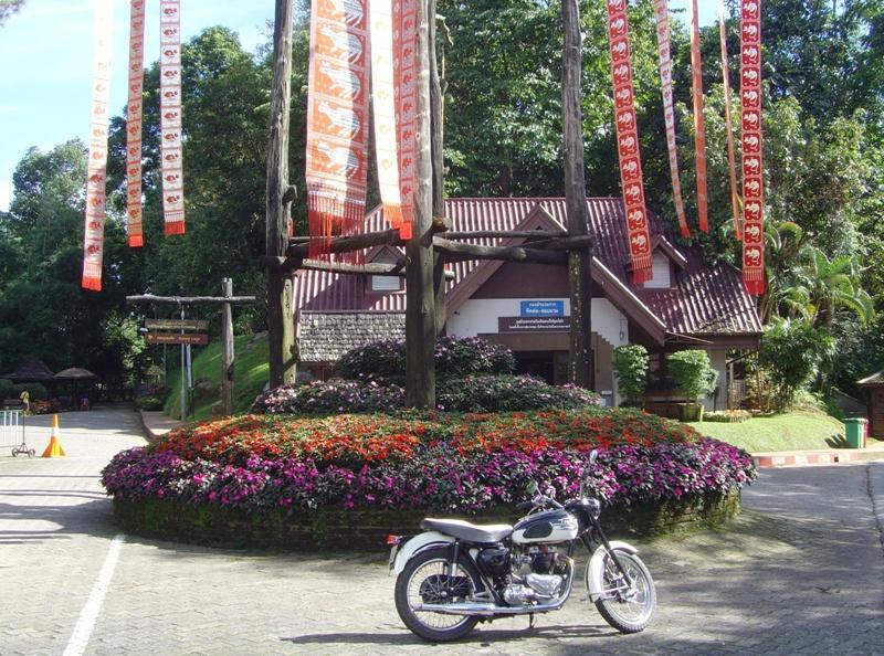 270778=4937-at%20Royal%20Villa%20-%20s.jpg