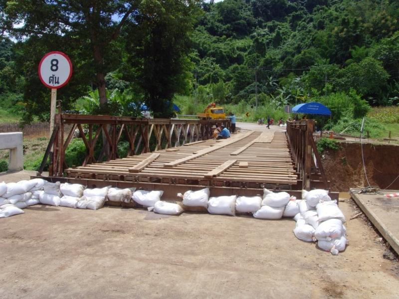 271482=5096-Chianhg%20Saen%20Noi%20bridge%2022%20Sep%2011.jpg