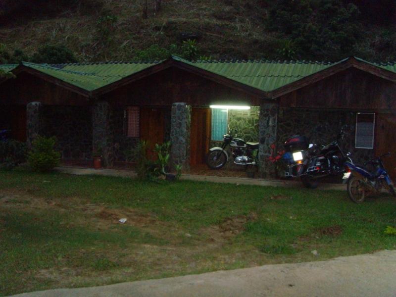 272013=5488-5%20Pu%20Chi%20Fah%20concrete%20mattress%20guest%20house.jpg