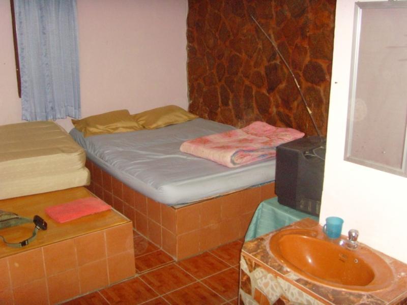 272013=5489-6%20Pu%20Chi%20Fah%20concrete%20mattress%20guest%20house%202.jpg