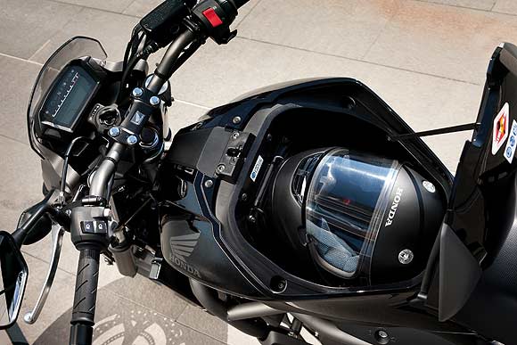 273469=6165-Honda_NC700S_060.jpg