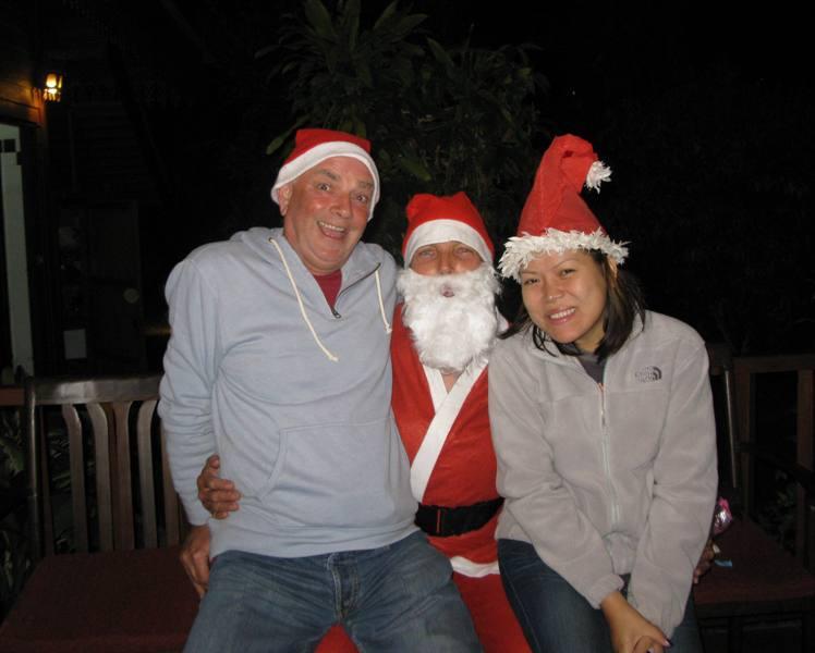 274555=7402-Santas%20visit%20to%20the%20Viang%202011%205s.jpg