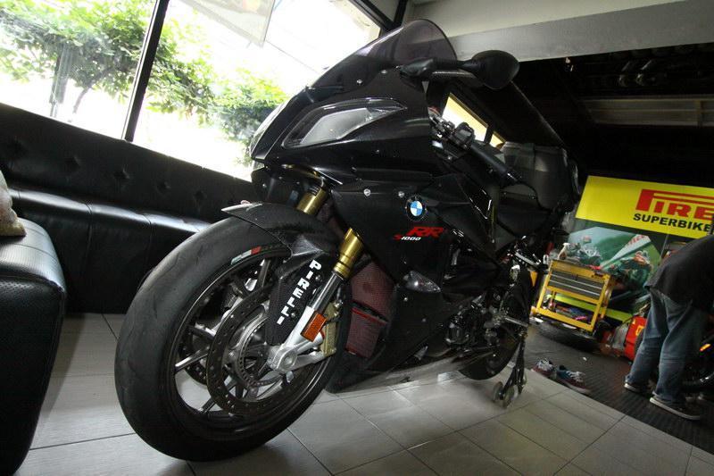 274838=7704-S1000RR06.jpg