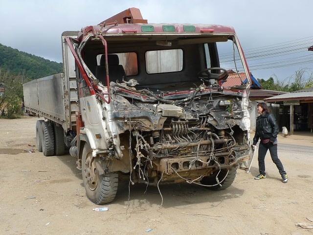 274922=7809-laos%20crash2.jpg