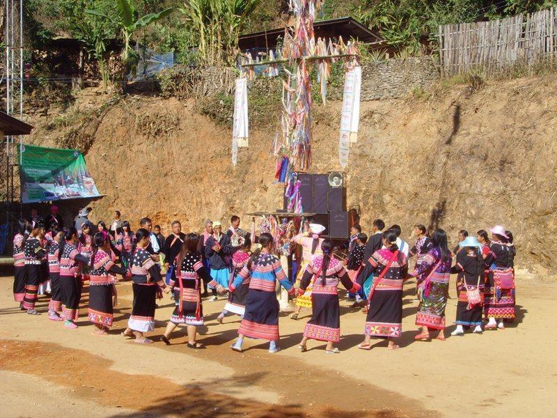 275776=8215-Lahu%20New%20Year%202012%2011.jpg