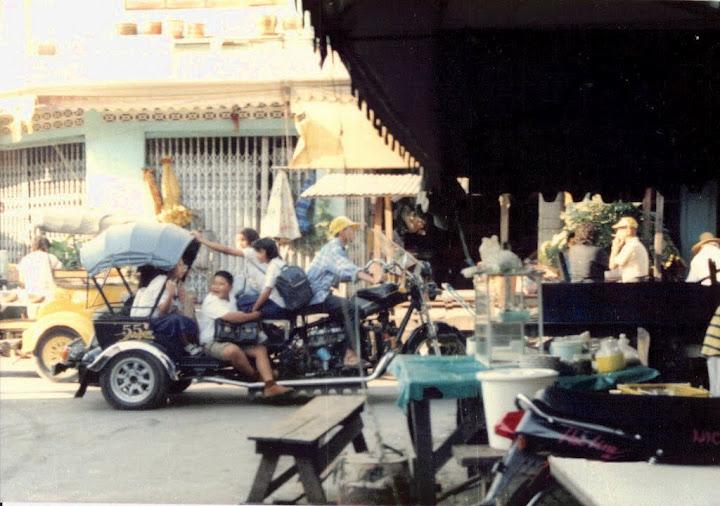 279691=10943-big%20tuktuk.jpg